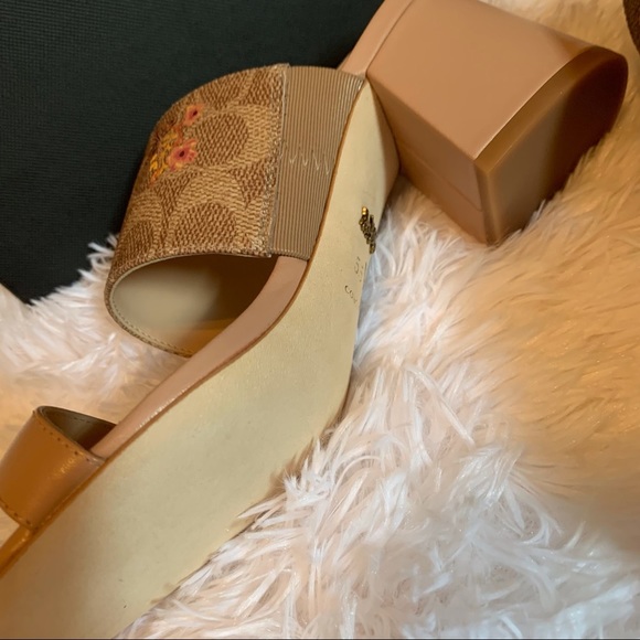 Coach Mae Mule Sig Pra Heel - Picture 10 of 16